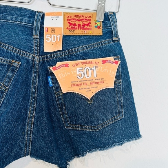 NEW Levi’s Super Mario High Rise Denim Shorts - Picture 5 of 10